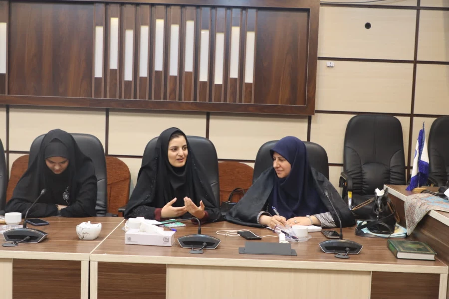 پنجمین دیدار صمیمانه سرپرست دانشگاه فرهنگیان یزد با اعضای شورای صنفی پردیس های استانی برگزار شد. 
 6