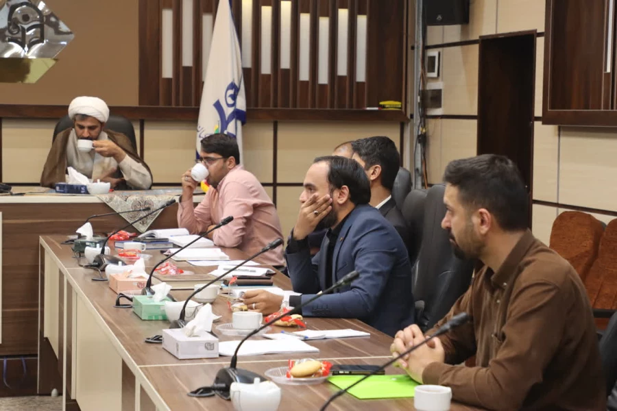 نشست عملیاتی سرپرست دانشگاه فرهنگیان یزد با معاونین و کارشناسان فرهنگی پردیس های استانی برگزار شد.
 7