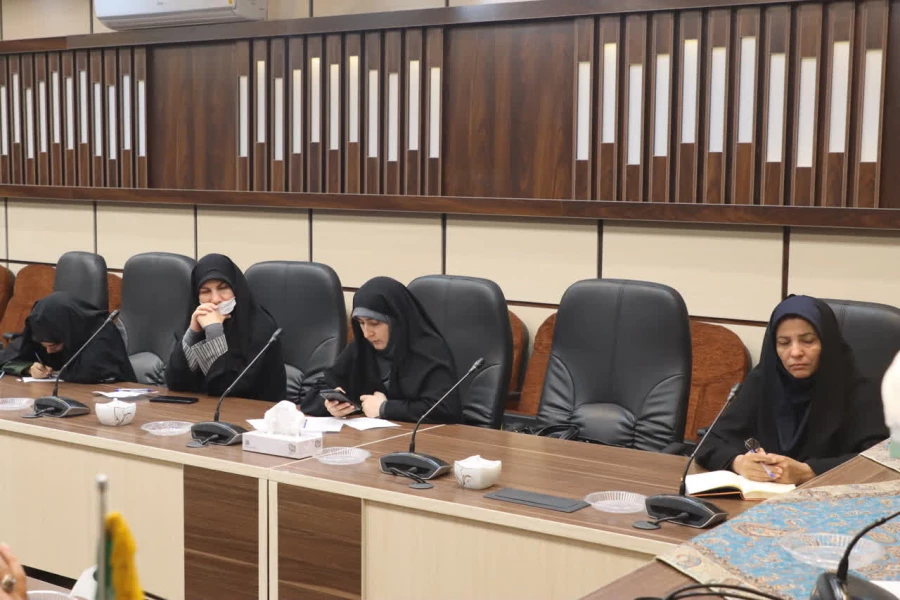 نشست عملیاتی سرپرست دانشگاه فرهنگیان یزد با معاونین و کارشناسان فرهنگی پردیس های استانی برگزار شد.
 8