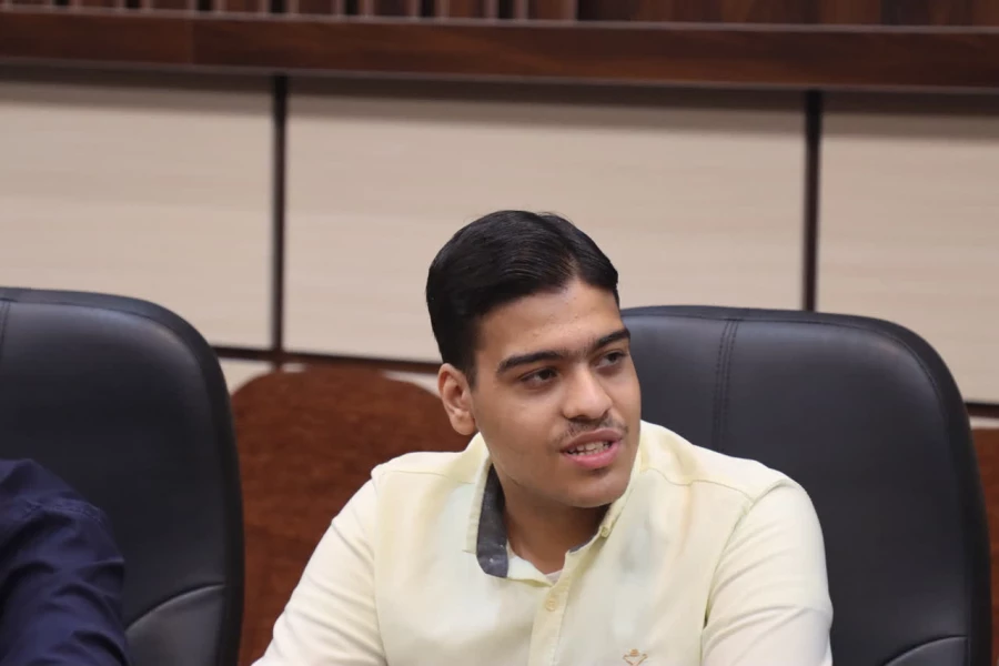 نشست صمیمانه نمایندگان کلاس های آموزشی با سرپرست دانشگاه فرهنگیان یزد برگزار شد.
 7