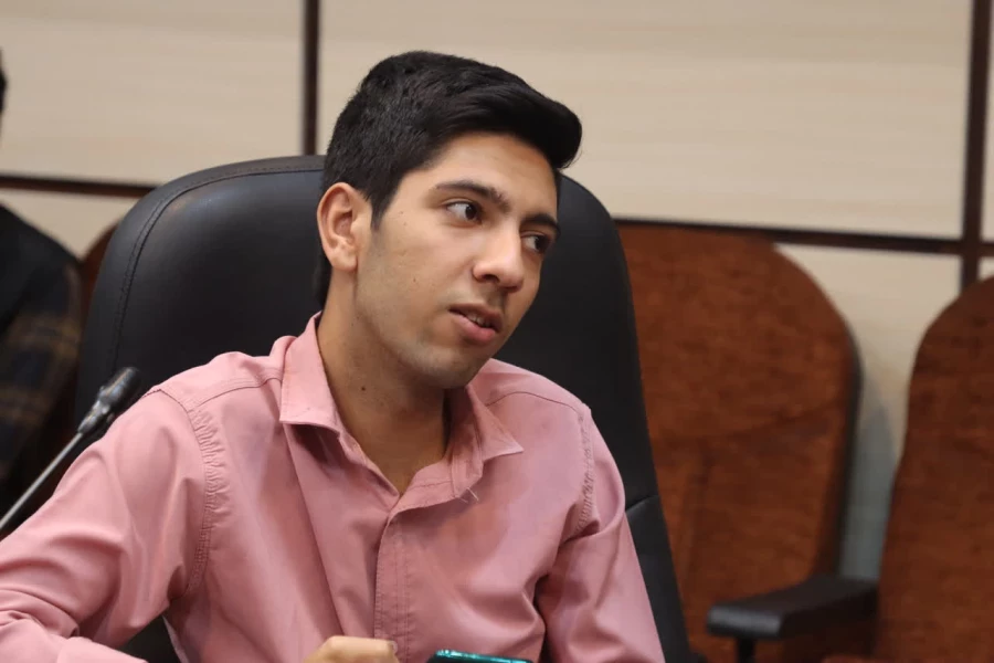 نشست صمیمانه نمایندگان کلاس های آموزشی با سرپرست دانشگاه فرهنگیان یزد برگزار شد.
 8