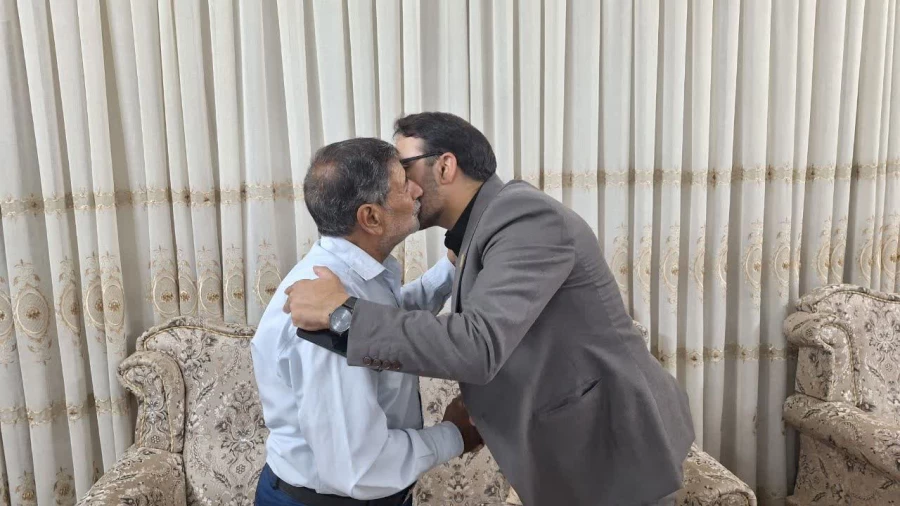 دیدار سرپرست دانشگاه فرهنگیان یزد با پیشکسوت بسیجی مرکز تربیت معلم شهید پاک نژاد یزد
 2