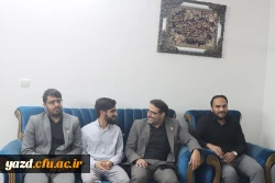 تجلیل و دیدار سرپرست دانشگاه فرهنگیان استان یزد با خانواده قرآنی دانشجوی ممتاز پردیس شهیدان پاک نژاد 
 2