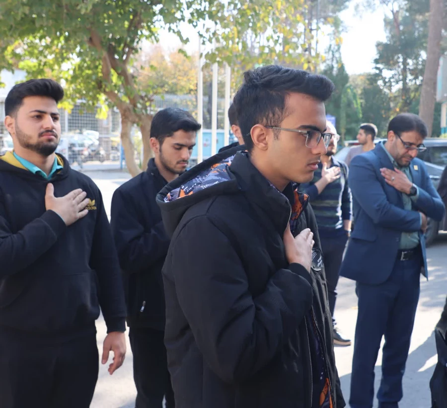  مراسم تجدید میثاق خانواده دانشگاه فرهنگیان یزد با آرمان های امام راحل(ره) و شهدای عظیم الشان بویژه شهدای دانشجو معلم در پردیس شهیدان پاک نژاد برگزار شد. 3