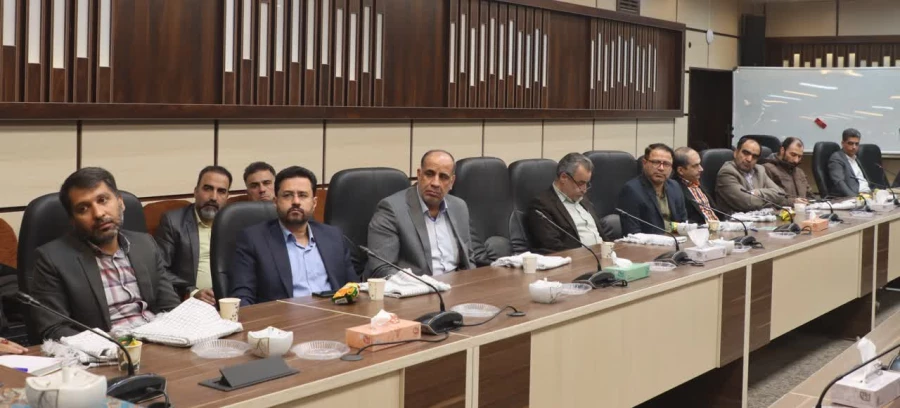 نشست تبیینی بسیج اساتید با موضوع نظم نوین جهانی و آینده قطب بندی های سیاسی و منطقه ای برگزار شد.
 3