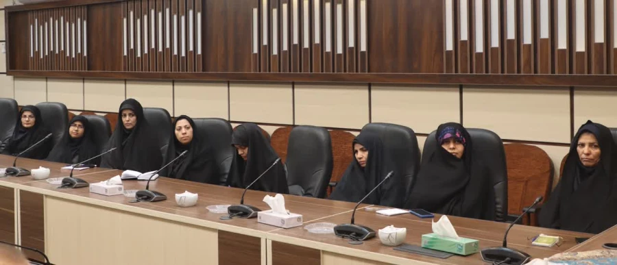 نشست تبیینی بسیج اساتید با موضوع نظم نوین جهانی و آینده قطب بندی های سیاسی و منطقه ای برگزار شد.
 5