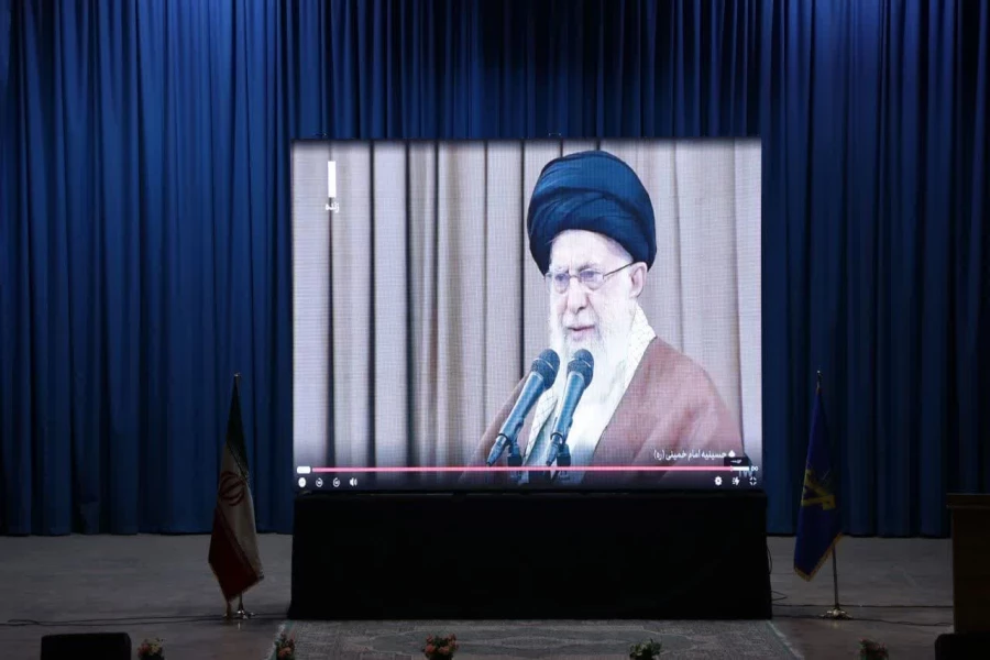 مراسم باشکوه بزرگداشت روز بسیج در دانشگاه فرهنگیان یزد برگزار شد. 
 5