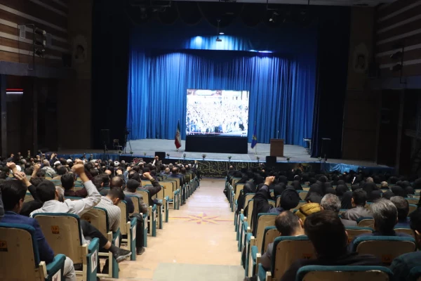 مراسم باشکوه بزرگداشت روز بسیج در دانشگاه فرهنگیان یزد برگزار شد. 
 6
