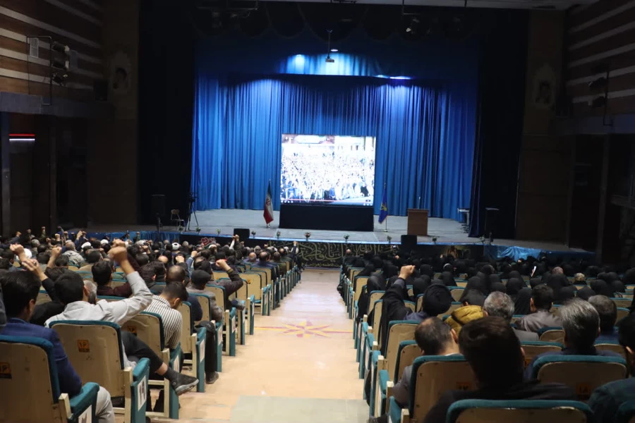 مراسم باشکوه بزرگداشت روز بسیج در دانشگاه فرهنگیان یزد برگزار شد. 
 6