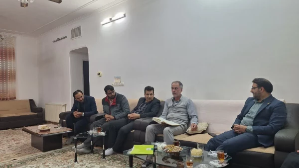 دیدار مدیران دانشگاه فرهنگیان استان با پیشکسوت بسیجی آموزش و پرورش استان و مدرس قرآنی دانشگاه فرهنگیان یزد 
 2
