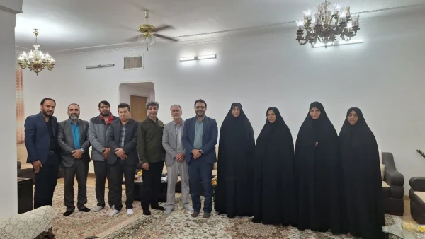 دیدار مدیران دانشگاه فرهنگیان استان با پیشکسوت بسیجی آموزش و پرورش استان و مدرس قرآنی دانشگاه فرهنگیان یزد 
 4