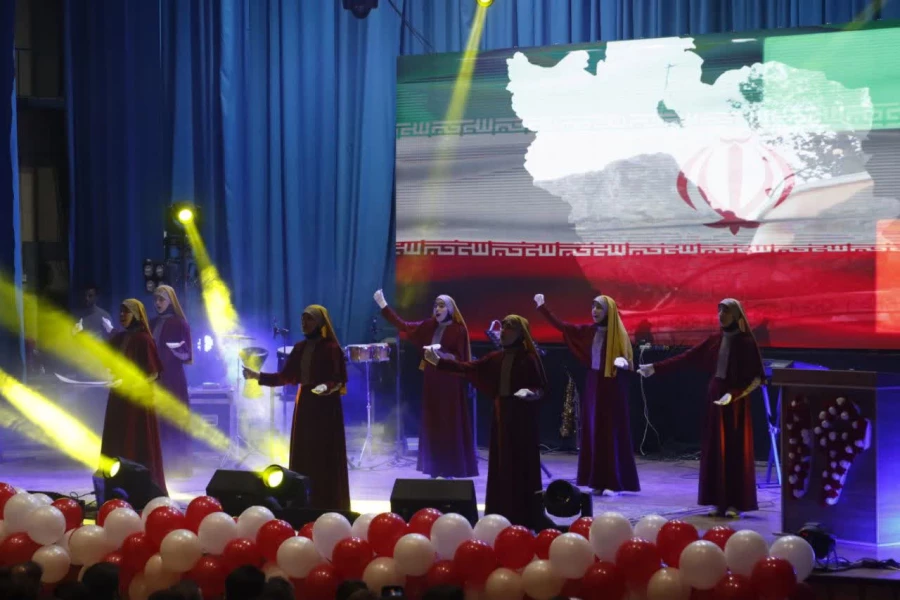 جشن باشکوه گرامیداشت روز دانشجو در دانشگاه فرهنگیان یزد برگزار شد.
 3