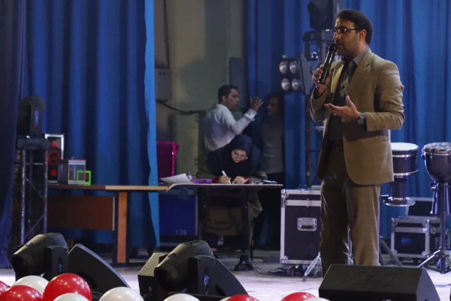 جشن باشکوه گرامیداشت روز دانشجو در دانشگاه فرهنگیان یزد برگزار شد.
 4