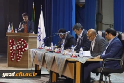 تریبون آزاد دانشجویی با حضور استاندار یزد در دانشگاه فرهنگیان یزد برگزار شد. 12