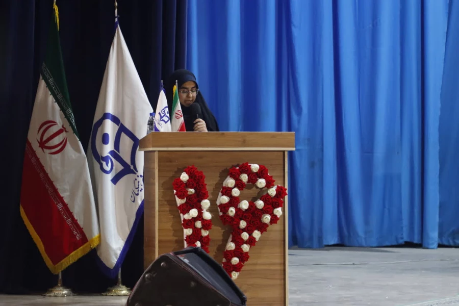 تریبون آزاد دانشجویی با حضور استاندار یزد در دانشگاه فرهنگیان یزد برگزار شد. 17