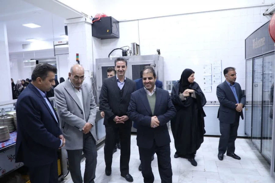 بازدید۴ ساعته معاونین استاندار و مدیر کل آموزش و پرورش استان از فضای فیزیکی و مجموعه خوابگاهی و سلف سرویس پردیس حضرت فاطمه الزهرا سلام الله علیها دانشگاه فرهنگیان یزد 
 3