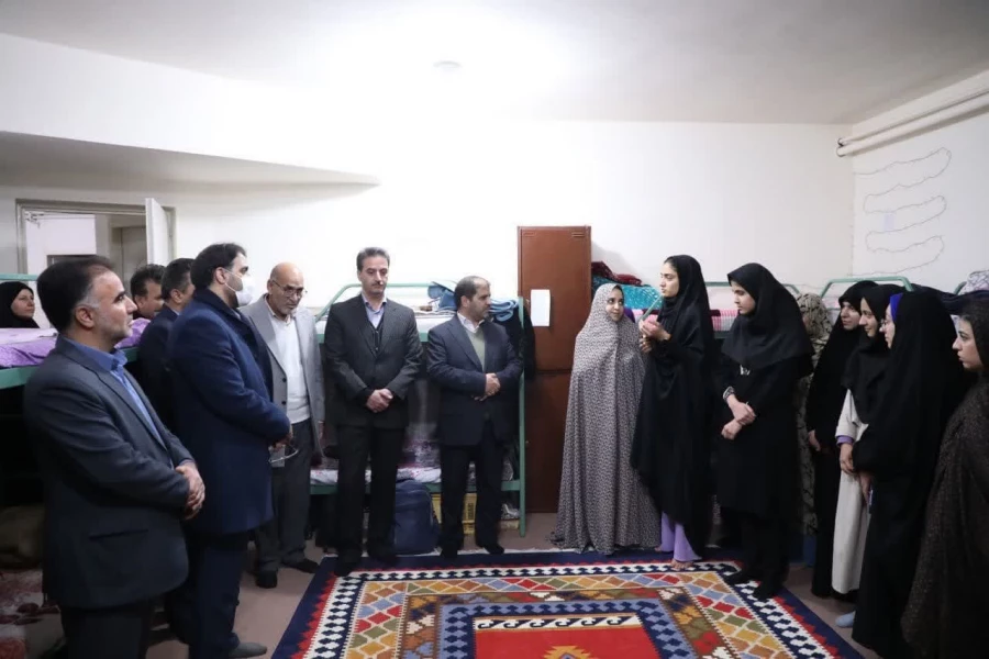 بازدید۴ ساعته معاونین استاندار و مدیر کل آموزش و پرورش استان از فضای فیزیکی و مجموعه خوابگاهی و سلف سرویس پردیس حضرت فاطمه الزهرا سلام الله علیها دانشگاه فرهنگیان یزد 
 8