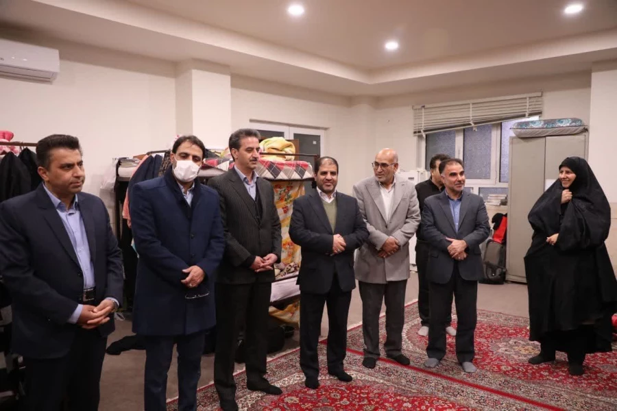 بازدید۴ ساعته معاونین استاندار و مدیر کل آموزش و پرورش استان از فضای فیزیکی و مجموعه خوابگاهی و سلف سرویس پردیس حضرت فاطمه الزهرا سلام الله علیها دانشگاه فرهنگیان یزد 
 2