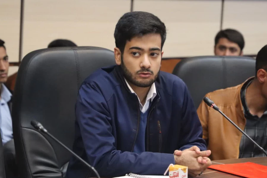 نشست مدیرکل آموزش و پرورش استان با تشکل های دانشجویی دانشگاه فرهنگیان استان یزد برگزار شد 
 3