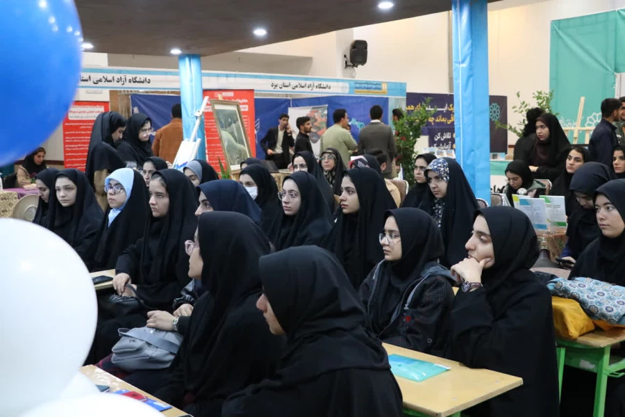 حضور مستقل دانشگاه فرهنگیان استان یزد در یازدهمین نمایشگاه پژوهش، فناوری و نوآوری استان یزد(فن بازار) 
 9