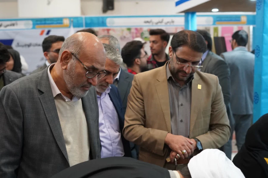 حضور مستقل دانشگاه فرهنگیان استان یزد در یازدهمین نمایشگاه پژوهش، فناوری و نوآوری استان یزد(فن بازار) 
 7