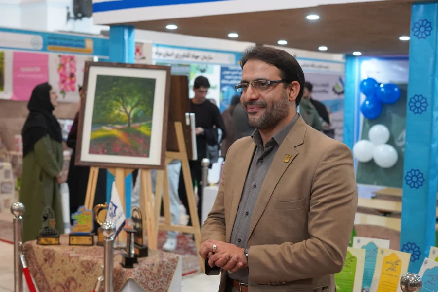 حضور مستقل دانشگاه فرهنگیان استان یزد در یازدهمین نمایشگاه پژوهش، فناوری و نوآوری استان یزد(فن بازار) 
 6