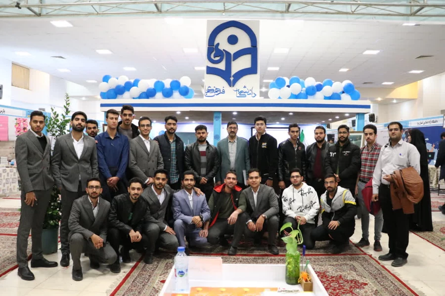 حضور مستقل دانشگاه فرهنگیان استان یزد در یازدهمین نمایشگاه پژوهش، فناوری و نوآوری استان یزد(فن بازار) 
 2