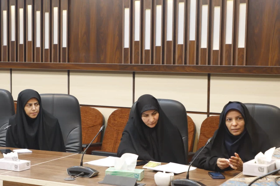 جلسه دبیرخانه هماهنگی جشنواره قرآن و عترت دانشگاه فرهنگیان یزد برگزار شد.
 4