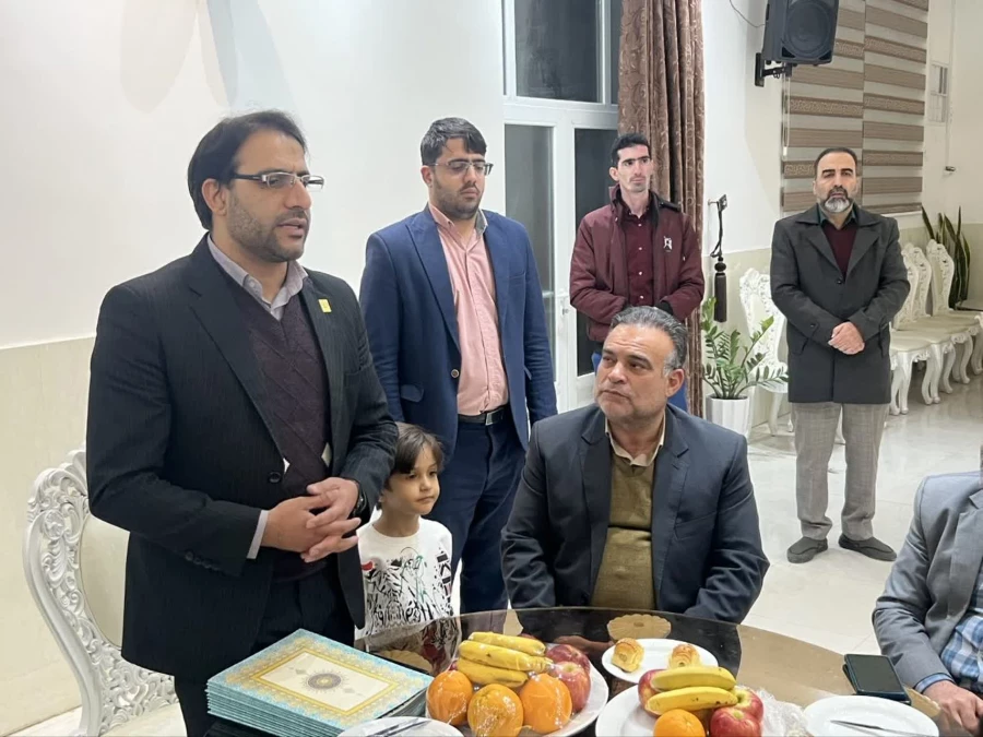 مراسم تقدیر و تجلیل از عوامل اجرایی غرفه دانشگاه فرهنگیان یزد در یازدهمین نمایشگاه پژوهش و فناوری استان(فن بازار) 
 3