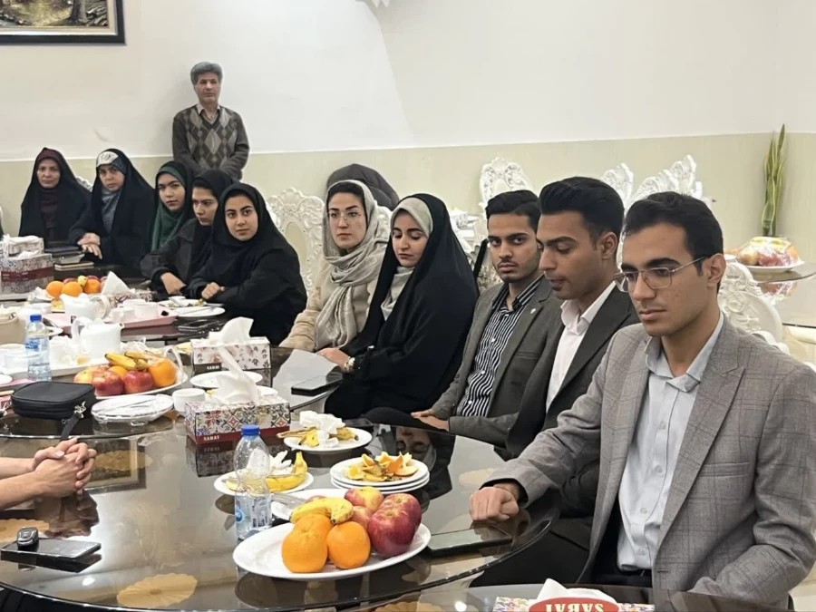 مراسم تقدیر و تجلیل از عوامل اجرایی غرفه دانشگاه فرهنگیان یزد در یازدهمین نمایشگاه پژوهش و فناوری استان(فن بازار) 
 7