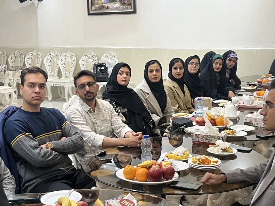 مراسم تقدیر و تجلیل از عوامل اجرایی غرفه دانشگاه فرهنگیان یزد در یازدهمین نمایشگاه پژوهش و فناوری استان(فن بازار) 
 8