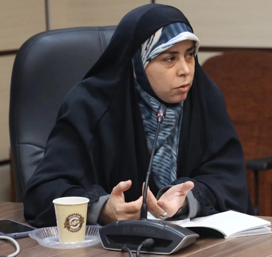 کارگروه بازطراحی و بازمهندسی سرفصل ها و منابع درسی برای نخستین بار در دانشگاه فرهنگیان یزد تشکیل شد.
 2