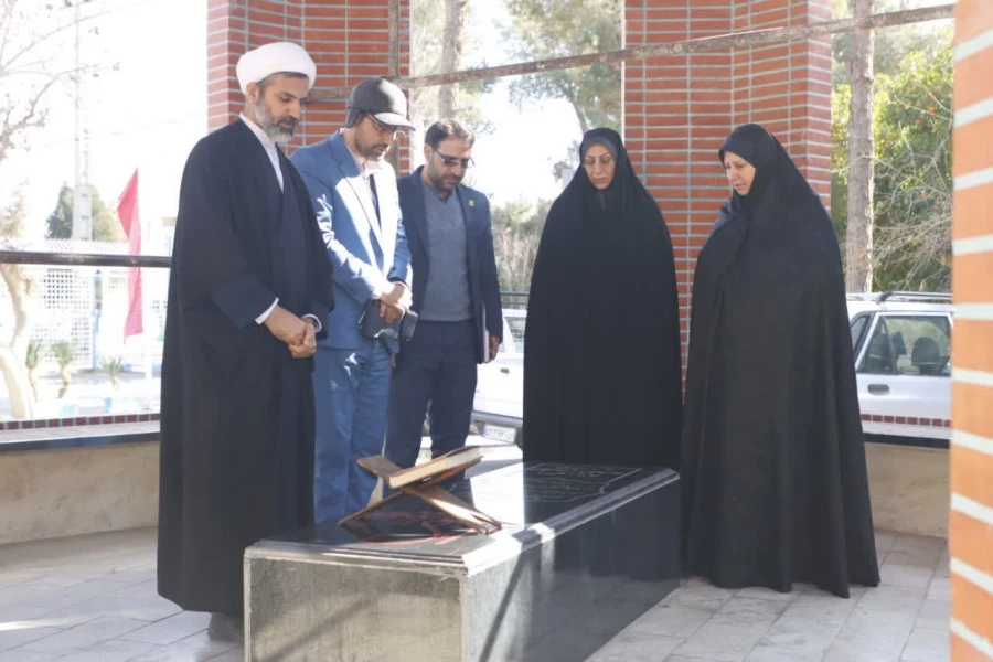 نشست هم اندیشی هیأت رییسه و اساتید دانشگاه فرهنگیان یزد با حضور معاون فرهنگی، تربیتی دانشگاه فرهنگیان برگزار شد. 
 7