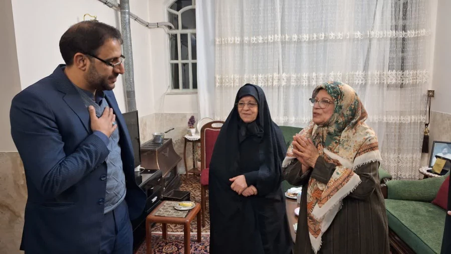 دیدار سرپرست و مدیران دانشگاه فرهنگیان یزد با دو بانوی پیشکسوت مرکز تربیت معلم حضرت فاطمه الزهرا(س) یزد
 7