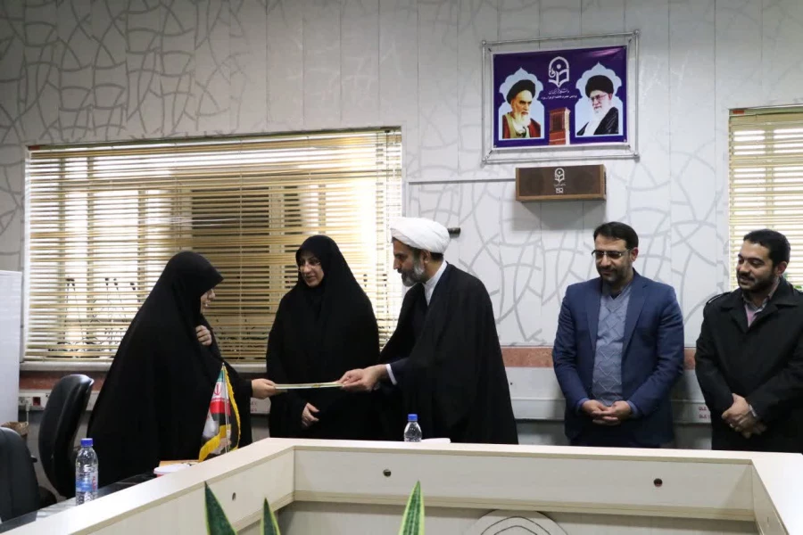 آیین تکریم و معارفه مسئول جدید بسیج دانشجویی پردیس حضرت فاطمه الزهرا (س) دانشگاه فرهنگیان یزد برگزار شد
 3