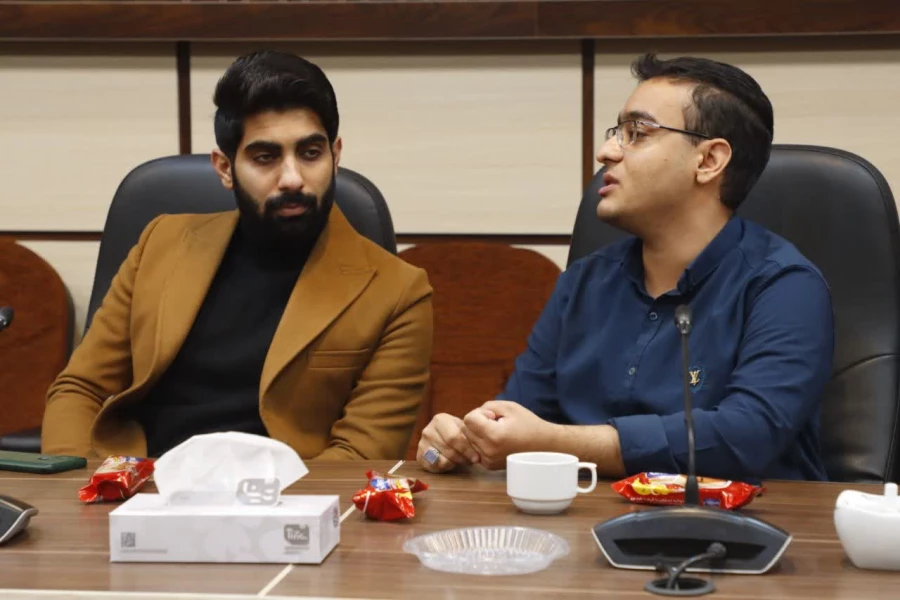  نشست هم اندیشی دبیران تشکل ها و فعالان فرهنگی تربیتی دانشگاه فرهنگیان یزد با معاون فرهنگی دانشگاه فرهنگیان برگزار شد. 
 4