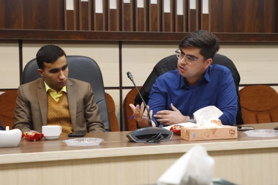  نشست هم اندیشی دبیران تشکل ها و فعالان فرهنگی تربیتی دانشگاه فرهنگیان یزد با معاون فرهنگی دانشگاه فرهنگیان برگزار شد. 
 5