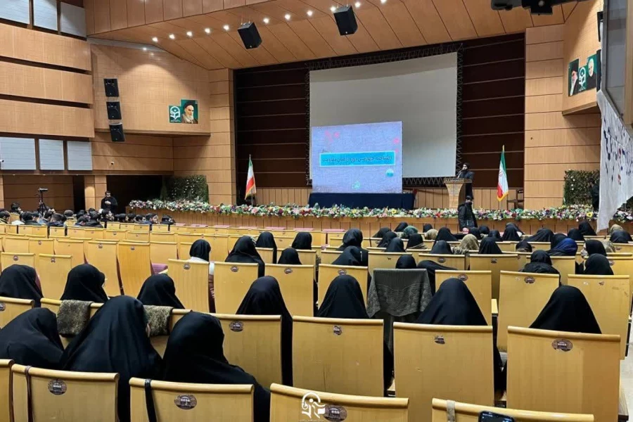 اعزام دانشجومعلمان پردیس های دانشگاه فرهنگیان یزد به اردوی راهیان مقاومت کرمان
 3