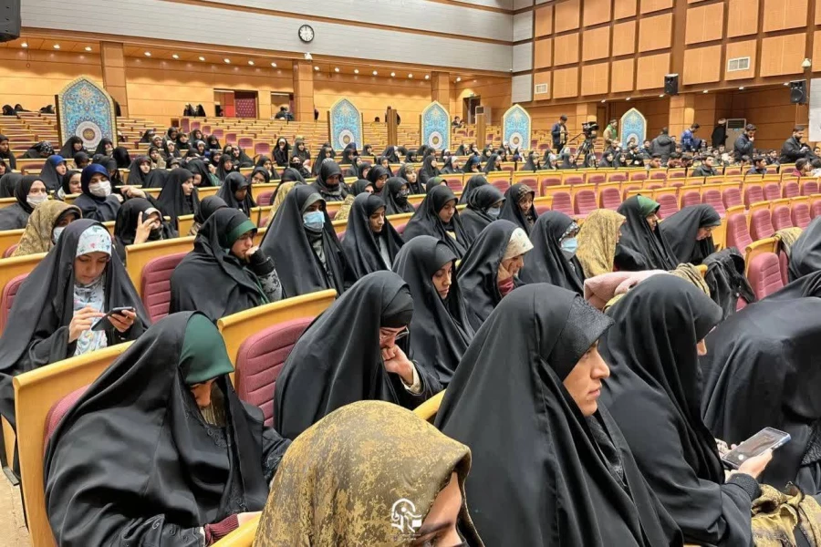 اعزام دانشجومعلمان پردیس های دانشگاه فرهنگیان یزد به اردوی راهیان مقاومت کرمان
 4