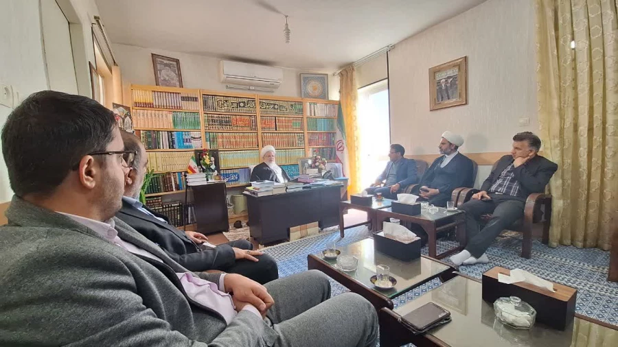 دیدار اعضاء هیات رئیسه دانشگاه فرهنگیان با نماینده ولی فقیه در استان و امام جمعه یزد 8