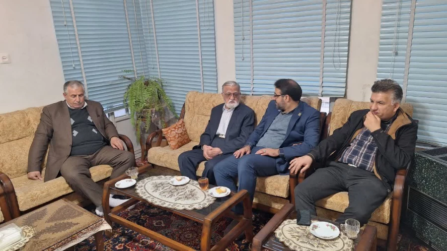 دیدار سرپرست و مدیران دانشگاه فرهنگیان یزد با مدرس پیشکسوت مراکز تربیت معلم، پدر شهید و چهره پیشکسوت انقلاب و از هنرمندان استان یزد 5