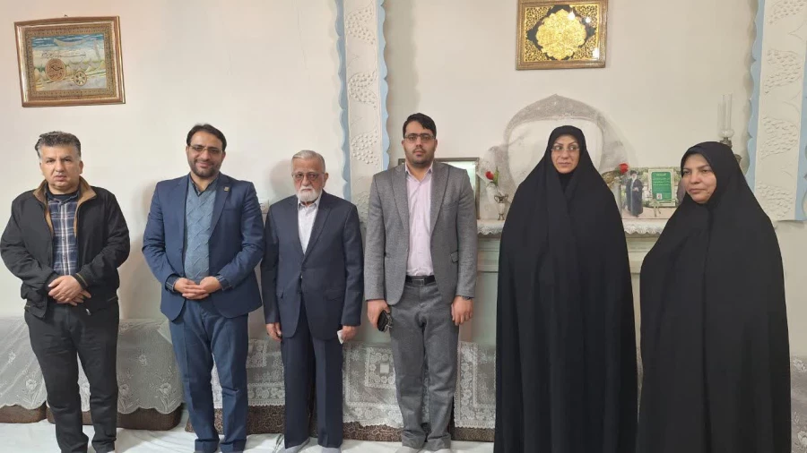 دیدار سرپرست و مدیران دانشگاه فرهنگیان یزد با مدرس پیشکسوت مراکز تربیت معلم، پدر شهید و چهره پیشکسوت انقلاب و از هنرمندان استان یزد 10