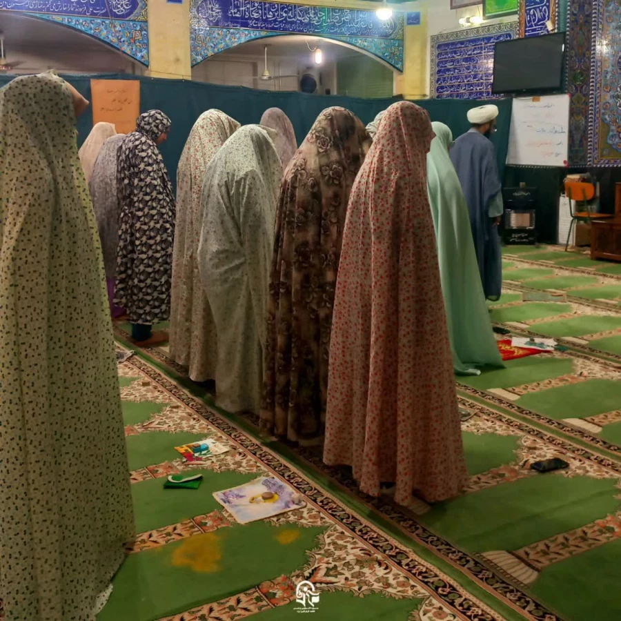 دانشجو معلمان پردیس های استانی دانشگاه فرهنگیان یزد در مراسم معنوی اعتکاف دانشجویی ایام رجبیه شرکت کردند. 
 2