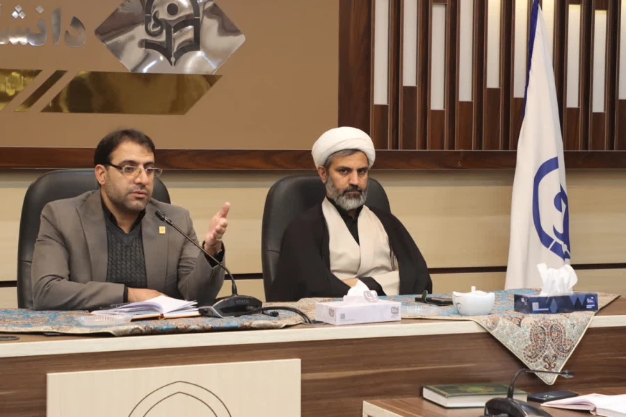 جلسه مشترک گروه های آموزشی و شورای پژوهشی و فناوری دانشگاه فرهنگیان استان یزد برگزار شد.
 4