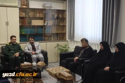 دیدار سرپرست و جمعی از مدیران دانشگاه فرهنگیان استان با فرماندهی سپاه الغدیر یزد
 3