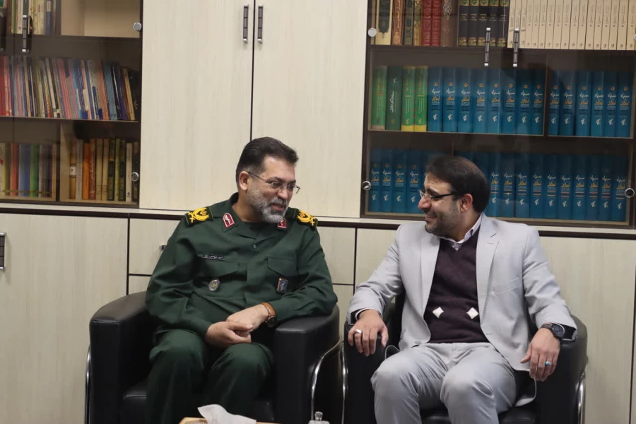 دیدار سرپرست و جمعی از مدیران دانشگاه فرهنگیان استان با فرماندهی سپاه الغدیر یزد
 5