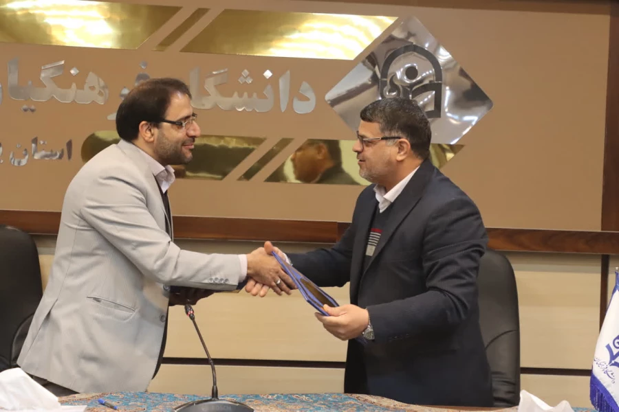امضای تفاهم نامه همکاری مابین دانشگاه فرهنگیان استان یزد و سازمان جهاددانشگاهی 
 4