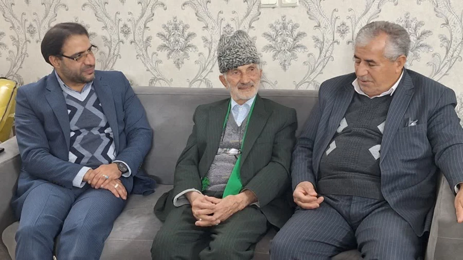 دیدار سرپرست دانشگاه فرهنگیان یزد با استاد پیشکسوت مرکز تربیت معلم شهید پاک نژاد
 2