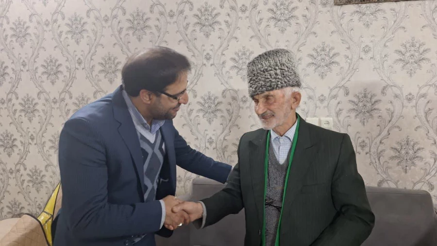 دیدار سرپرست دانشگاه فرهنگیان یزد با استاد پیشکسوت مرکز تربیت معلم شهید پاک نژاد
 6