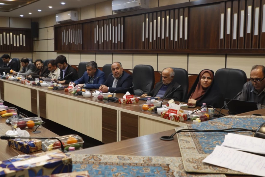 پنجمین نشست خبری سرپرست دانشگاه فرهنگیان یزد با حضور پرشور خبرنگاران و اصحاب رسانه برگزار شد. 11